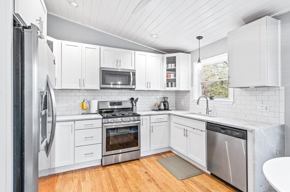 3027 Vista Brook Dr, Decatur GA  30033-5114 exterior