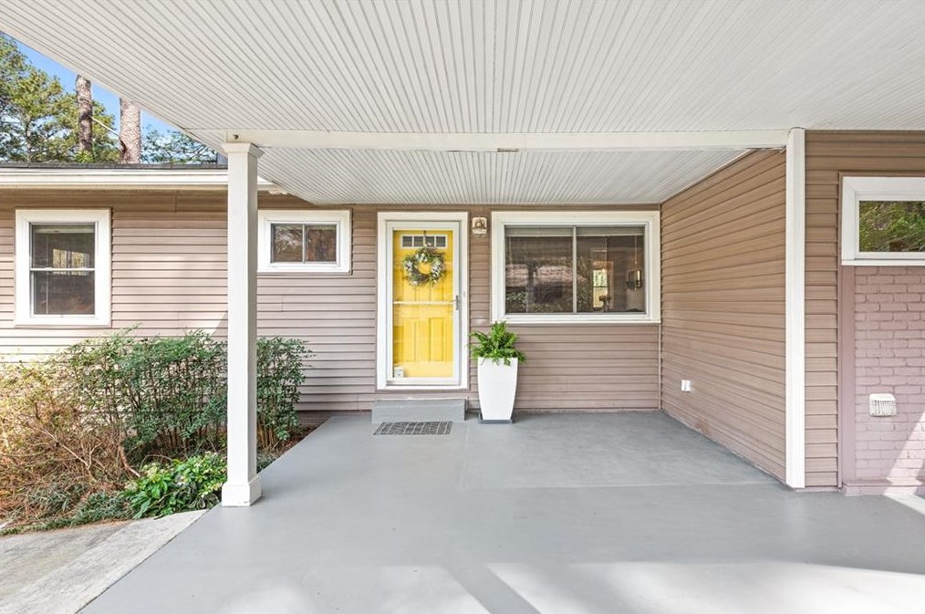 3027 Vista Brook Dr, Decatur GA  30033-5114 exterior