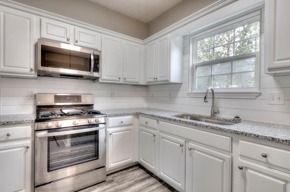 239 Mount Laurel Dr, Dallas GA  30132-0958 exterior