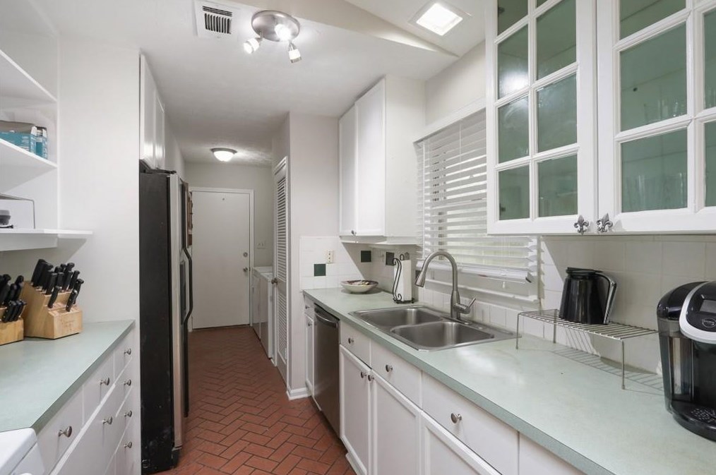 845 Cinderella Ct, Decatur GA  30033-5811 exterior