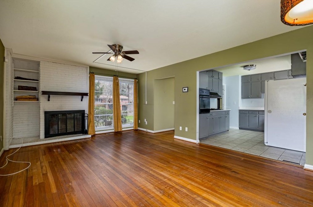 1963 Plantation Ln, Atlanta GA  30341-1865 exterior
