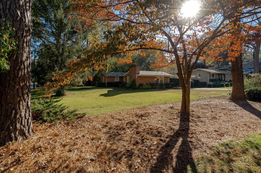 1963 Plantation Ln, Atlanta GA  30341-1865 exterior