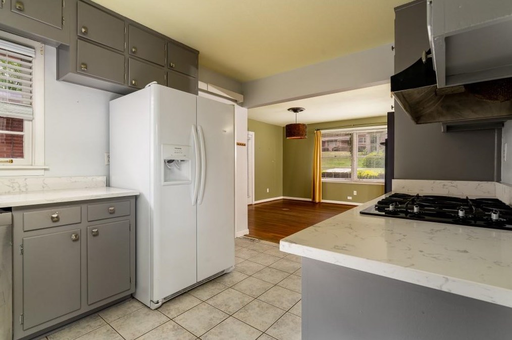 1963 Plantation Ln, Atlanta GA  30341-1865 exterior