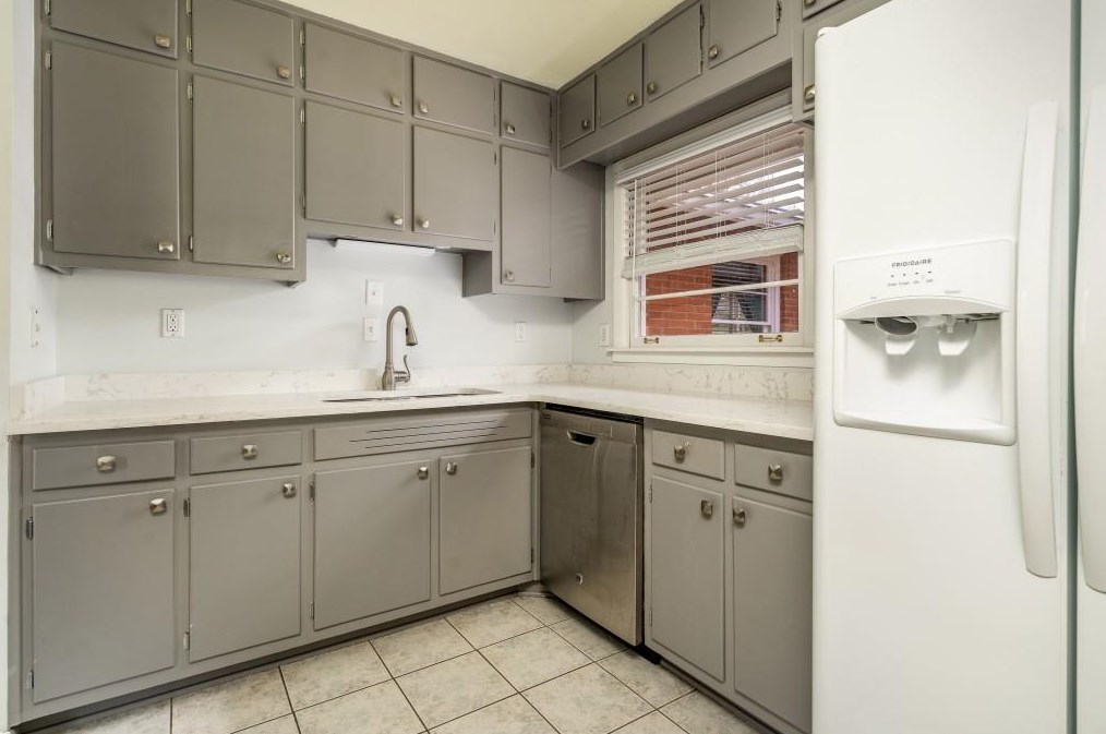 1963 Plantation Ln, Atlanta GA  30341-1865 exterior