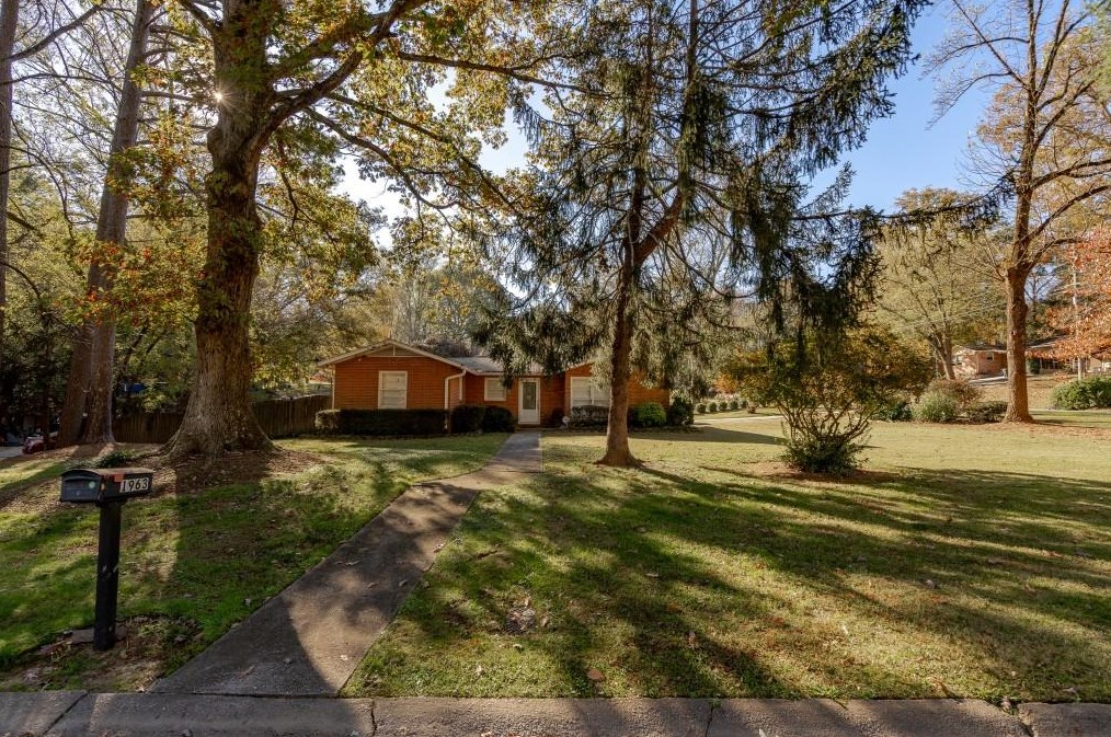 1963 Plantation Ln, Atlanta GA  30341-1865 exterior