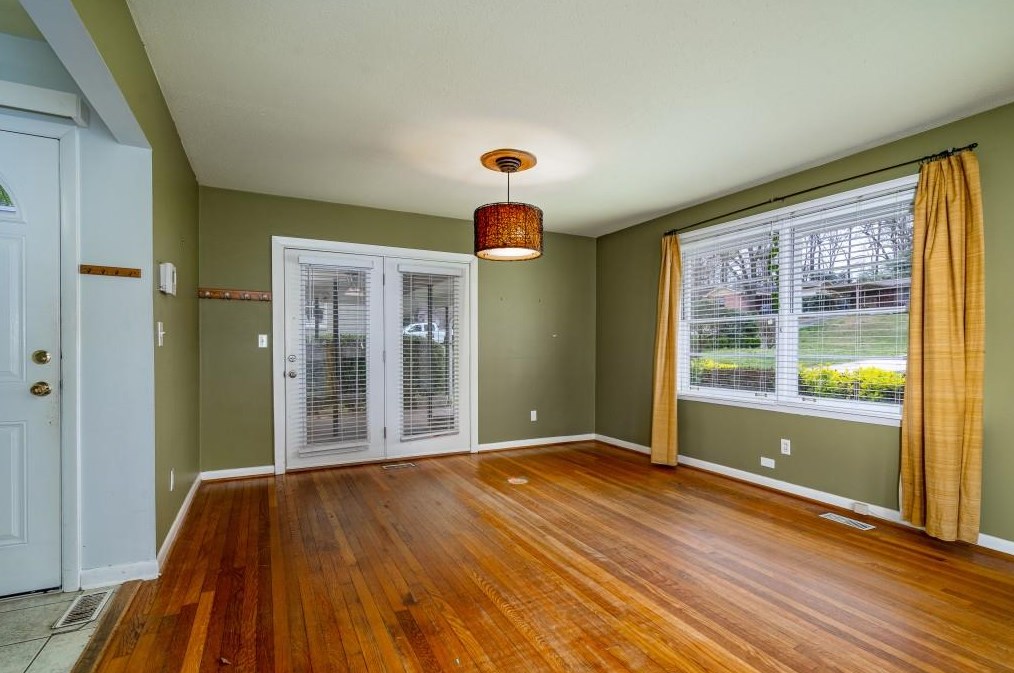 1963 Plantation Ln, Atlanta GA  30341-1865 exterior