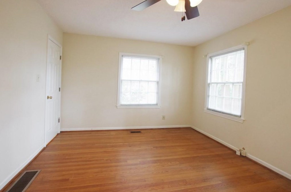 1801 Woodcliffe Ter, Atlanta GA  30324-4955 exterior