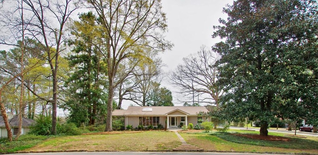 1801 Woodcliffe Ter, Atlanta GA  30324-4955 exterior