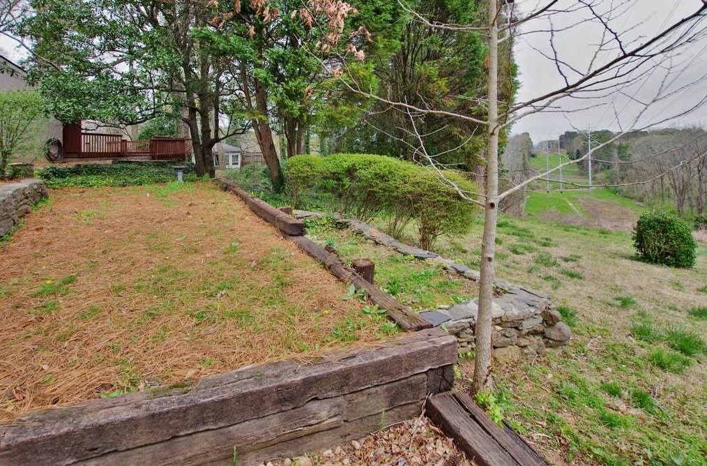 1801 Woodcliffe Ter, Atlanta GA  30324-4955 exterior