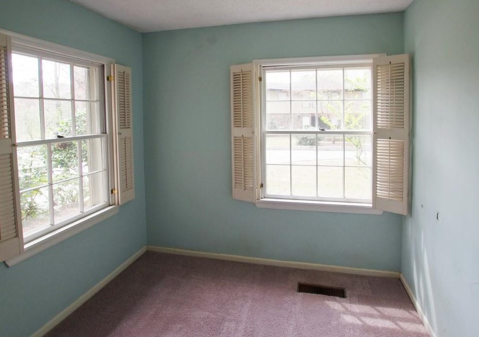 1801 Woodcliffe Ter, Atlanta GA  30324-4955 exterior