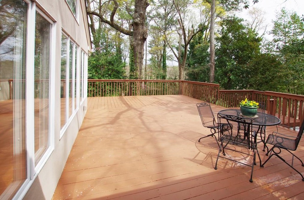 1801 Woodcliffe Ter, Atlanta GA  30324-4955 exterior