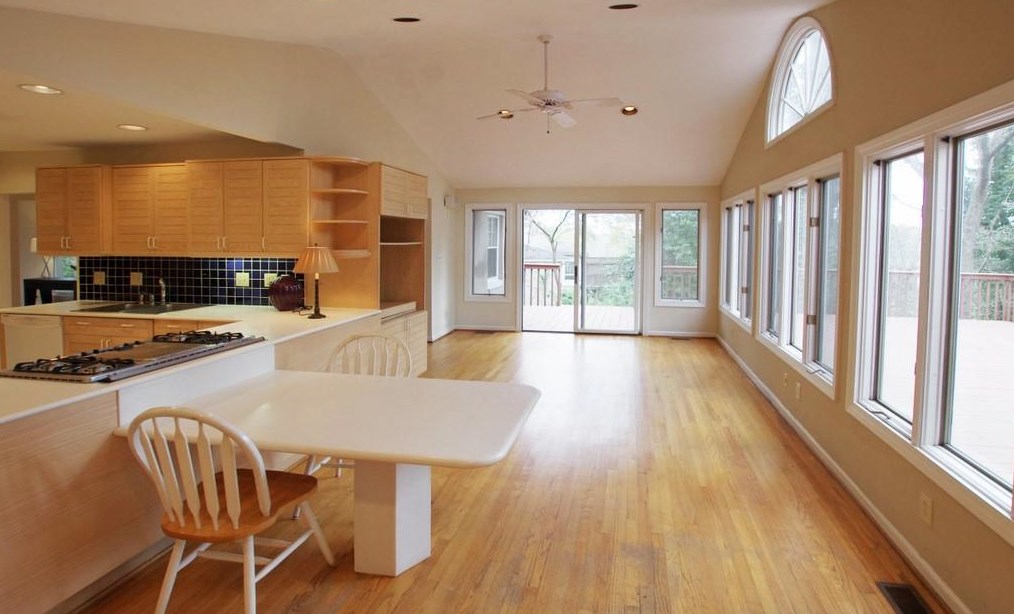 1801 Woodcliffe Ter, Atlanta GA  30324-4955 exterior