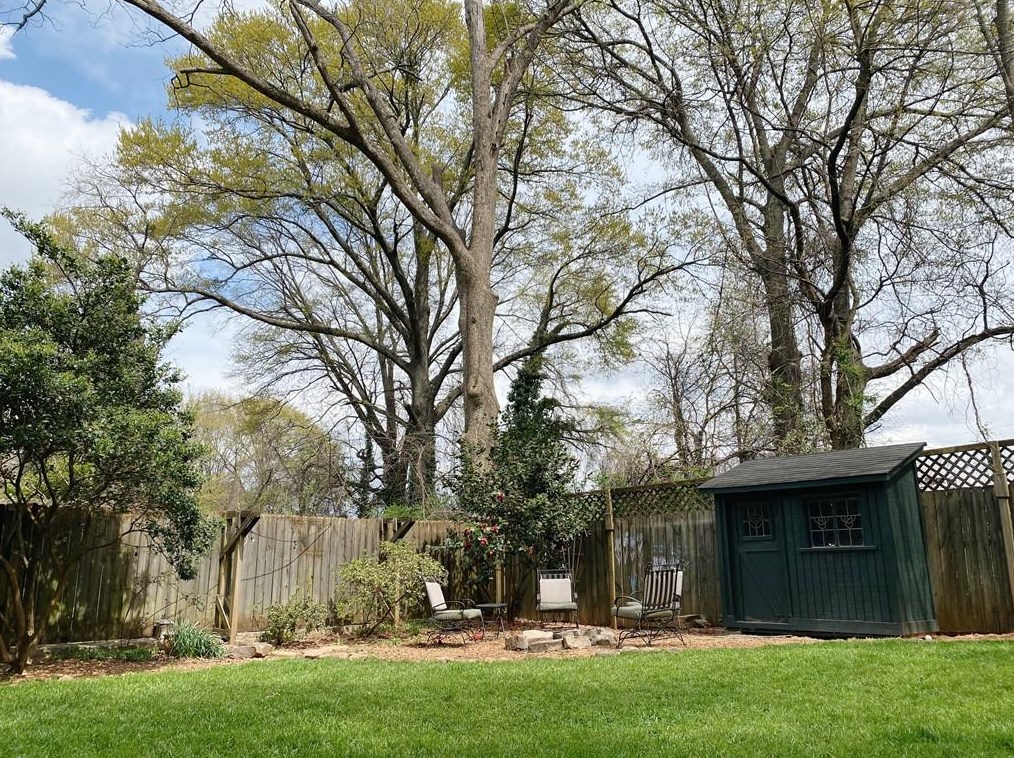 121 Poplar St, Decatur GA  30030-2722 exterior