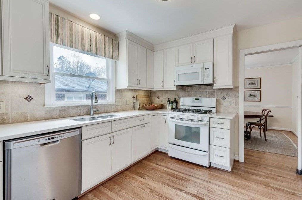 225 Westchester Dr, Decatur GA  30030-1119 exterior