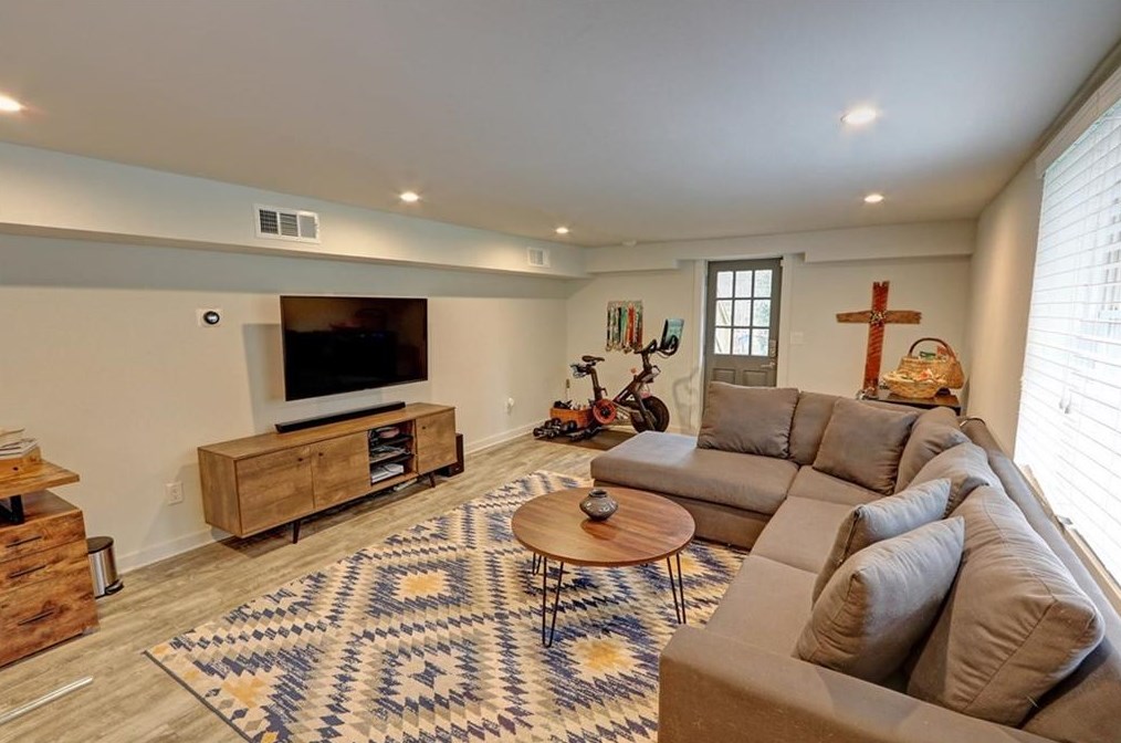 2247 Shasta Way, Atlanta GA  30345-2655 exterior