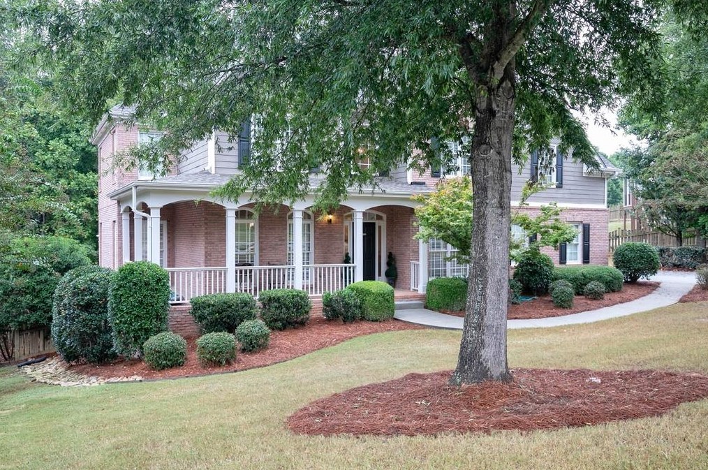 212 Bentwater Dr, Acworth GA  30101-8563 exterior