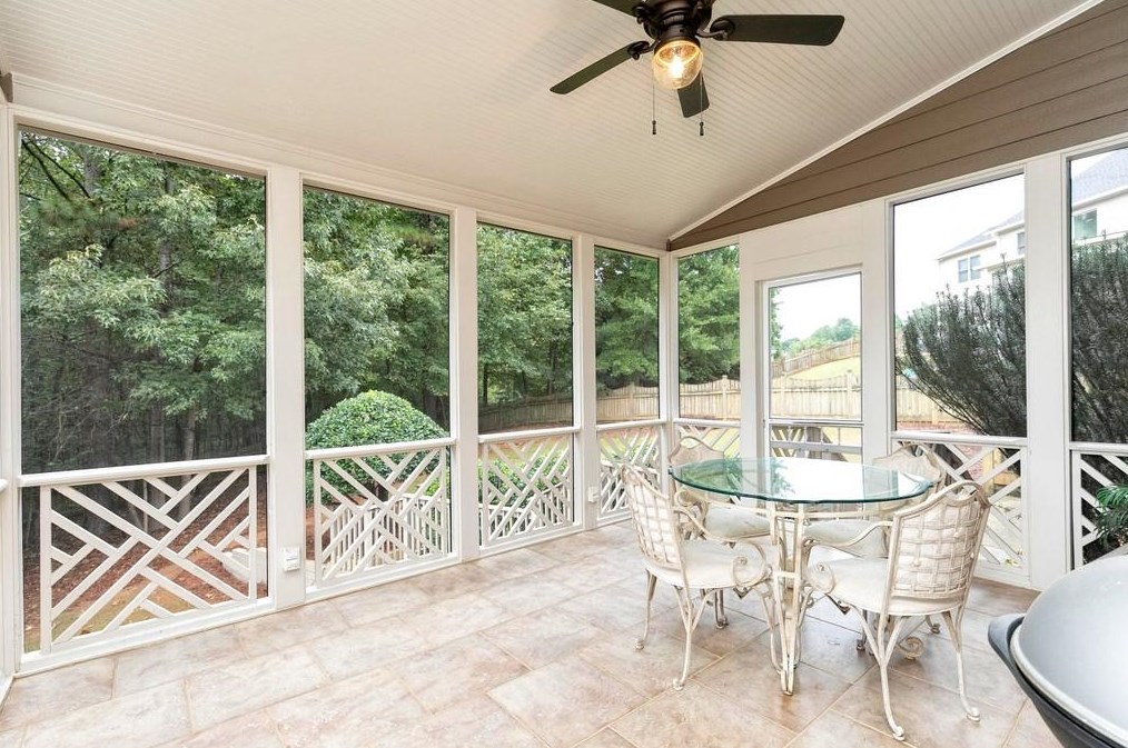 212 Bentwater Dr, Acworth GA  30101-8563 exterior