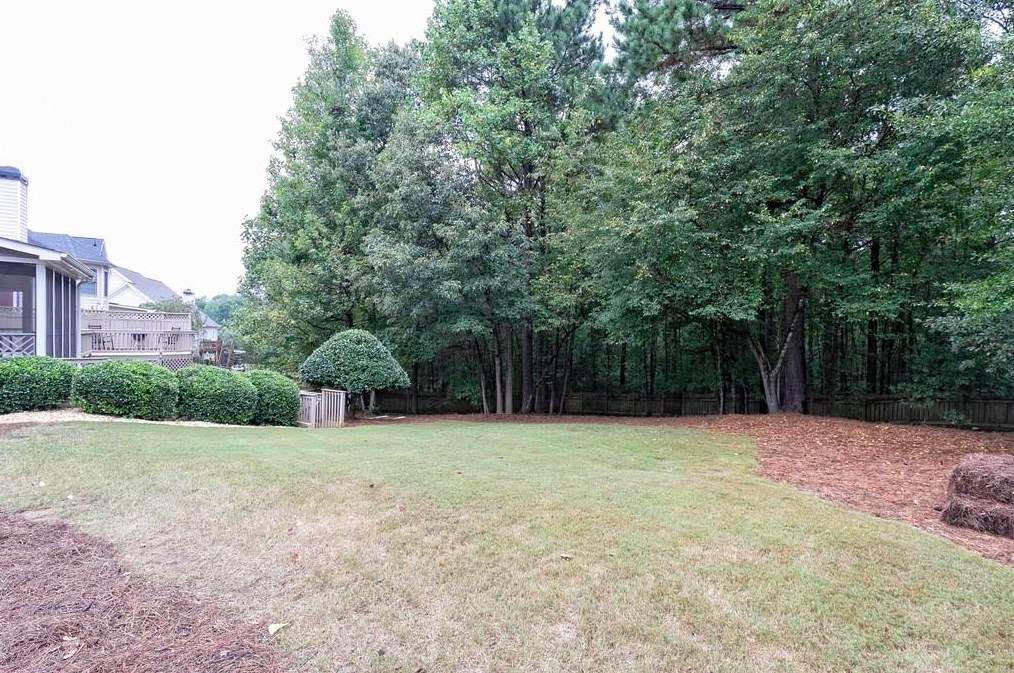 212 Bentwater Dr, Acworth GA  30101-8563 exterior