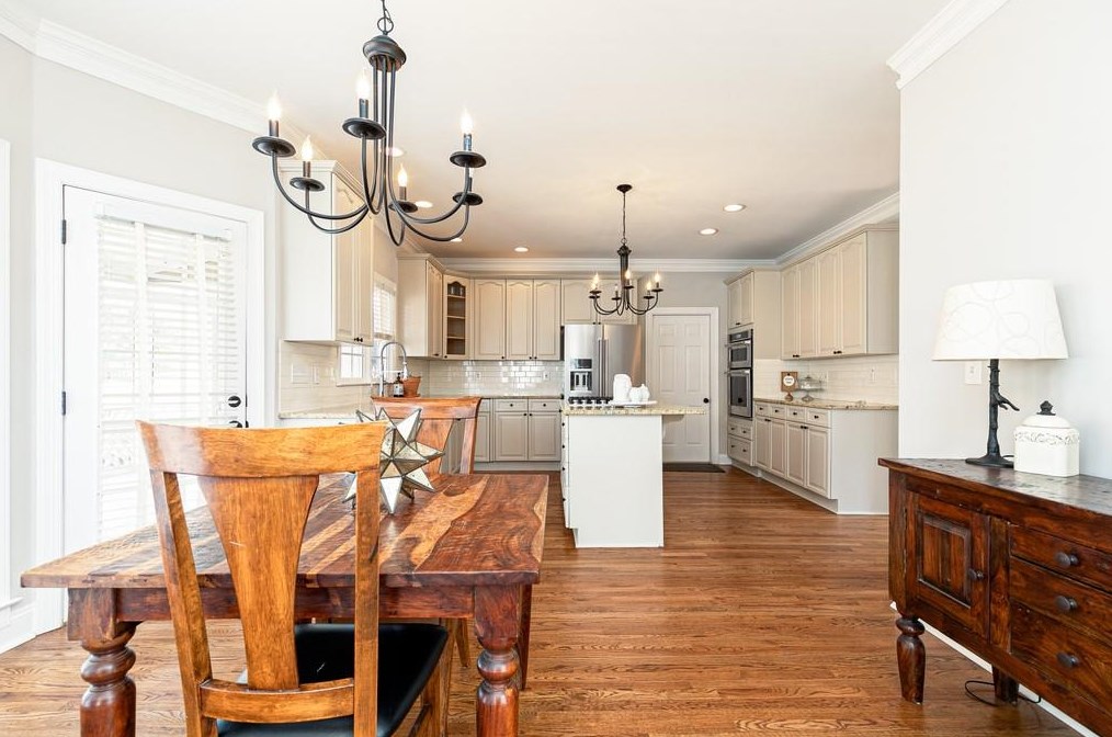 212 Bentwater Dr, Acworth GA  30101-8563 exterior