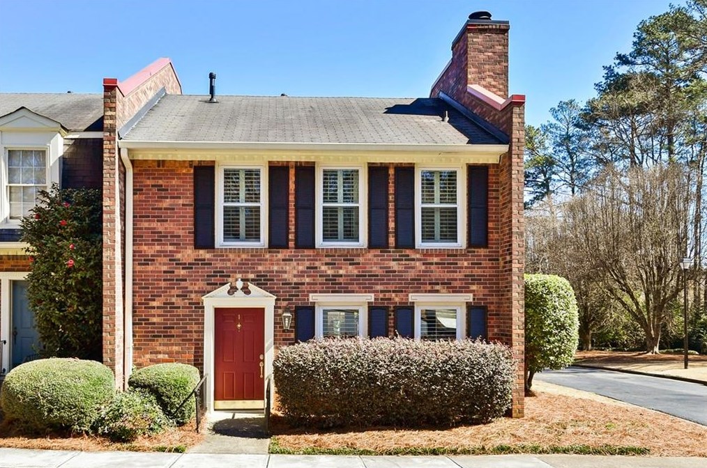 1 Queen Victoria Pl, Atlanta GA 30342-3751 exterior