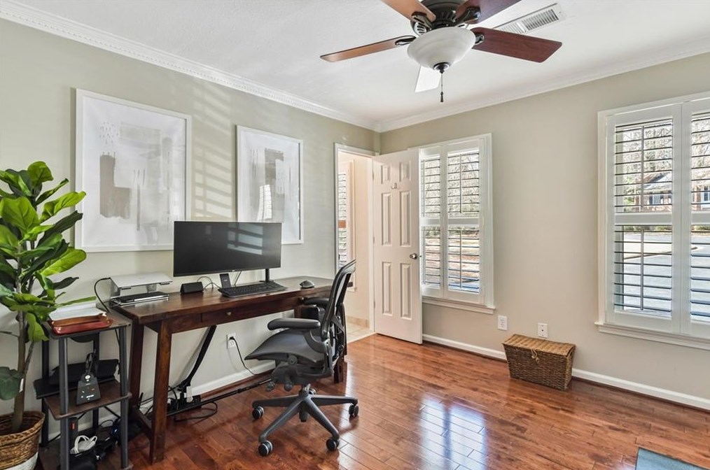 1 Queen Victoria Pl, Atlanta GA 30342-3751 exterior