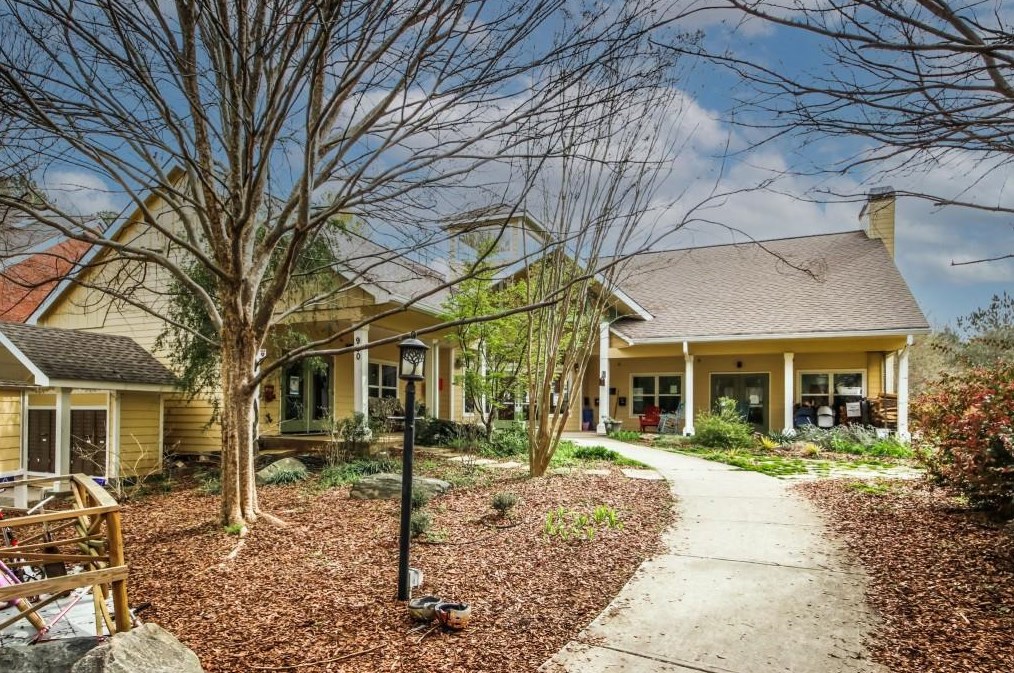 802 Dancing Fox Rd, Decatur GA  30032-7415 exterior