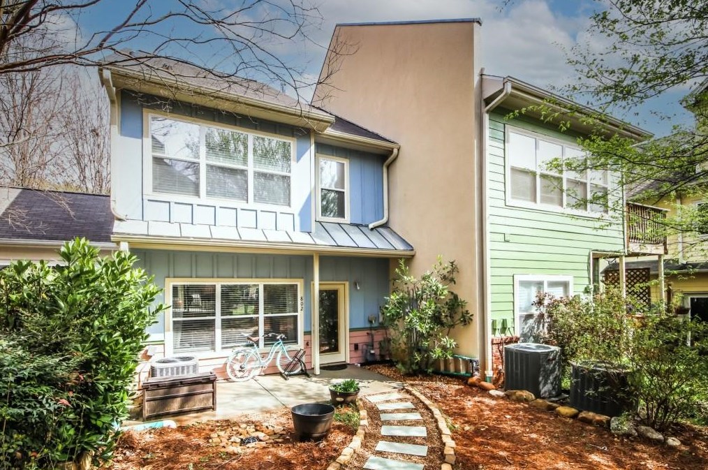 802 Dancing Fox Rd, Decatur GA  30032-7415 exterior