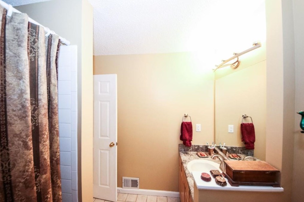 802 Dancing Fox Rd, Decatur GA  30032-7415 exterior