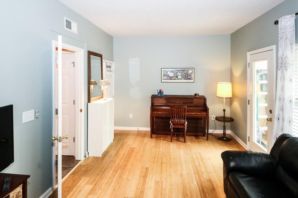 802 Dancing Fox Rd, Decatur GA  30032-7415 exterior