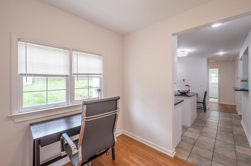 1619 Wainwright Dr, Atlanta GA  exterior