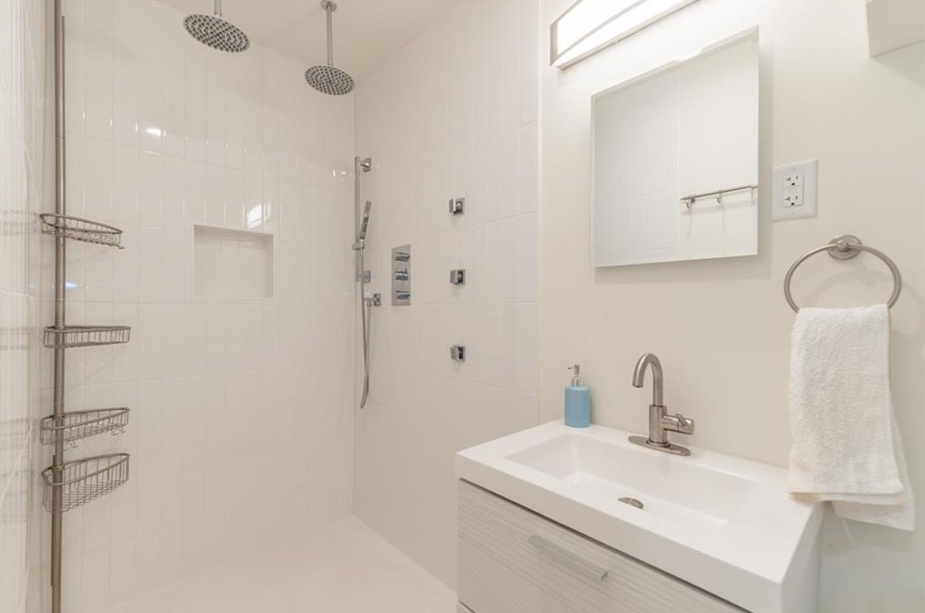 2537 Coralwood Dr, Decatur GA  30033-1333 exterior