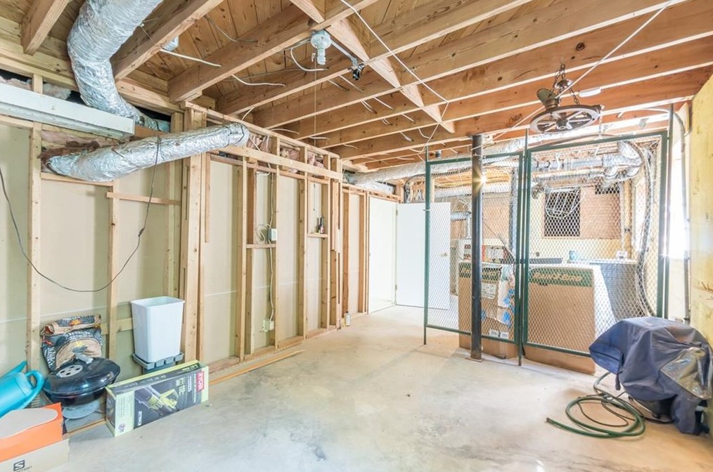 2537 Coralwood Dr, Decatur GA  30033-1333 exterior