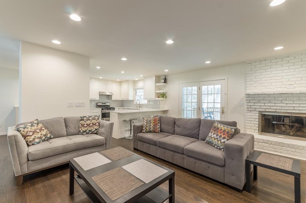 2537 Coralwood Dr, Decatur GA  30033-1333 exterior