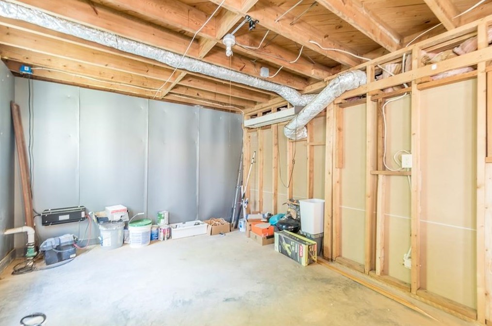 2537 Coralwood Dr, Decatur GA  30033-1333 exterior