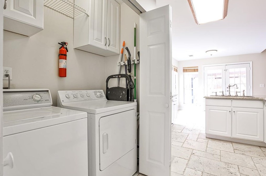 2790 Ashwood Pl, Decatur GA  30030-4193 exterior