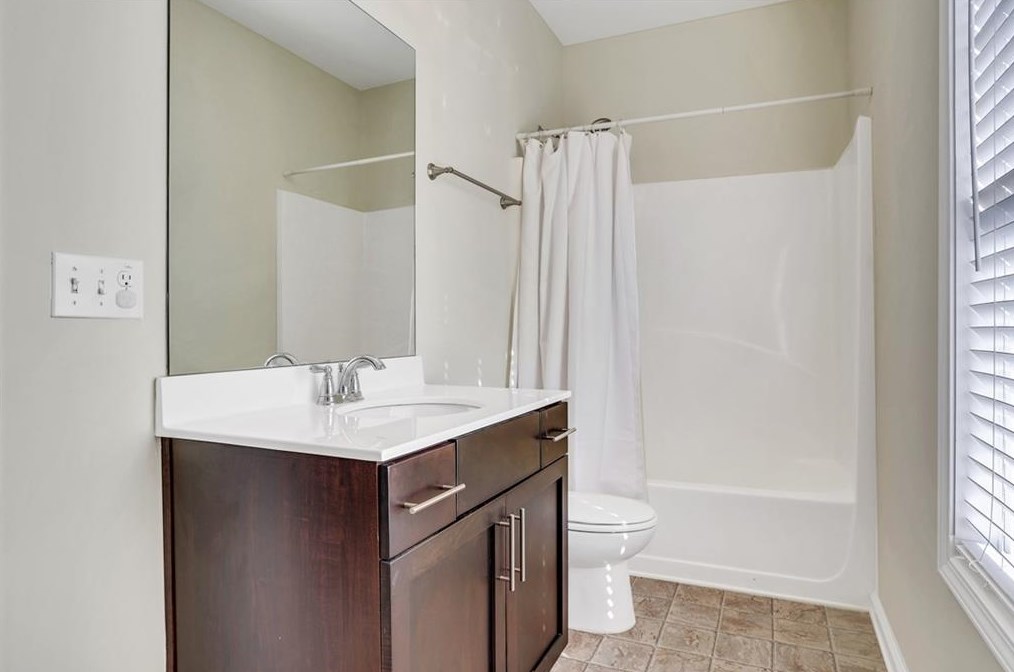 825 Westmoreland Cir, Atlanta GA  30318-4019 exterior