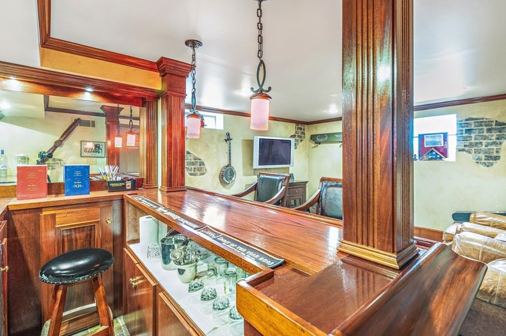 1664 Colebrook Cir, Decatur GA  30033-1425 exterior