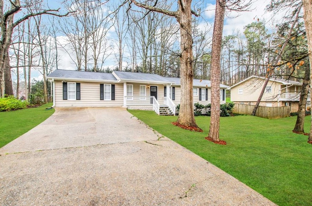 3869 Rosedale Ln, Douglasville GA  30135-2741 exterior
