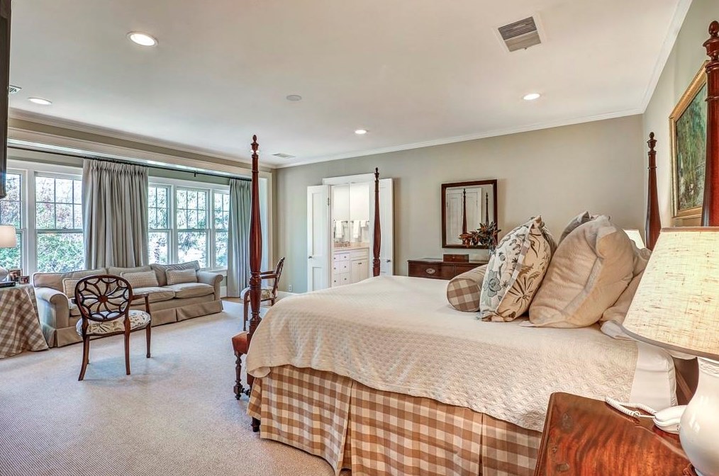 50 Woodcrest Ave, Atlanta GA  30309-1525 exterior