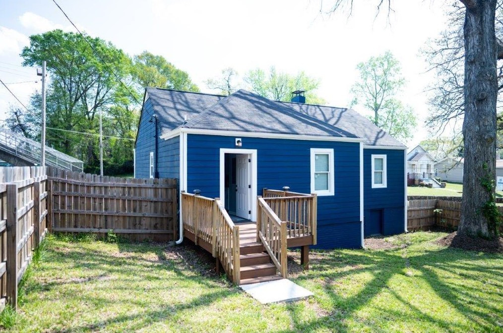 2091 Newnan St, Atlanta GA  30344-1634 exterior