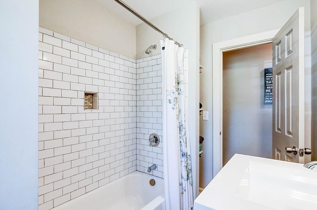 2761 Zane Grey Dr, Atlanta GA  30316-4318 exterior