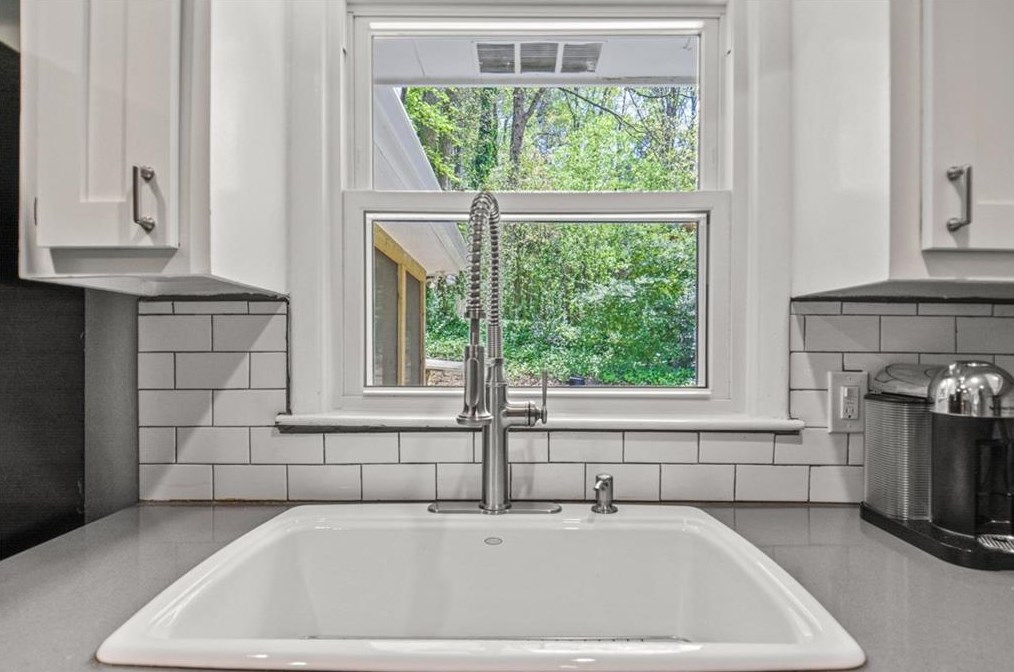 871 Gaylemont Cir, Decatur GA  30033-4809 exterior