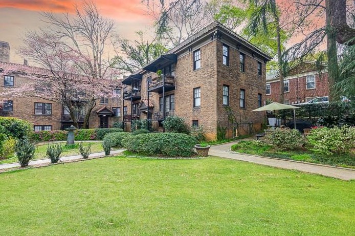 677 Somerset Ter, Atlanta GA  30306-4318 exterior