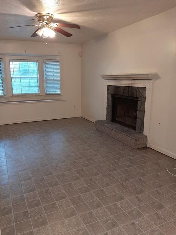 4429 Coopers Creek Dr, Smyrna GA  30082-4815 exterior