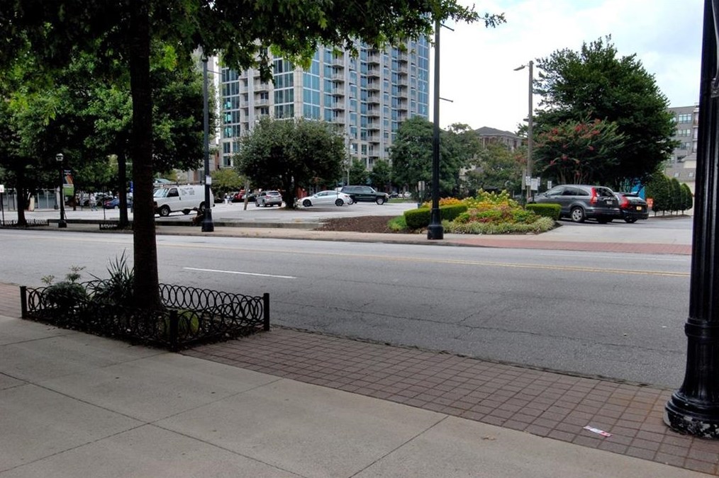 800 Peachtree St, Atlanta GA  30308-1258 exterior