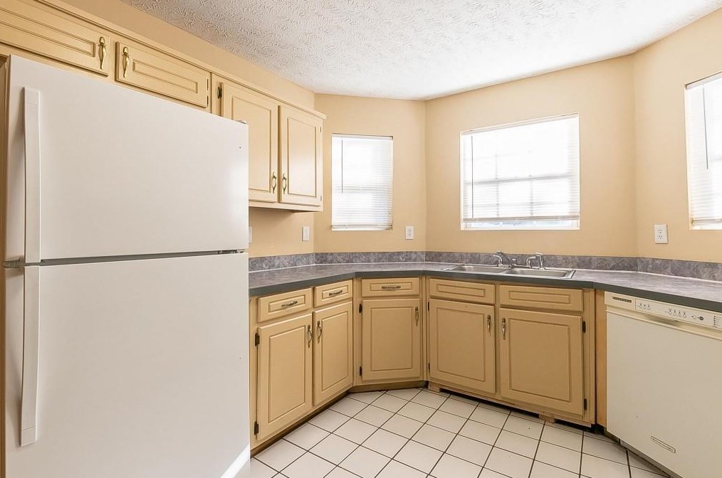 3738 Soapstone Rd, Decatur GA  30034-6911 exterior