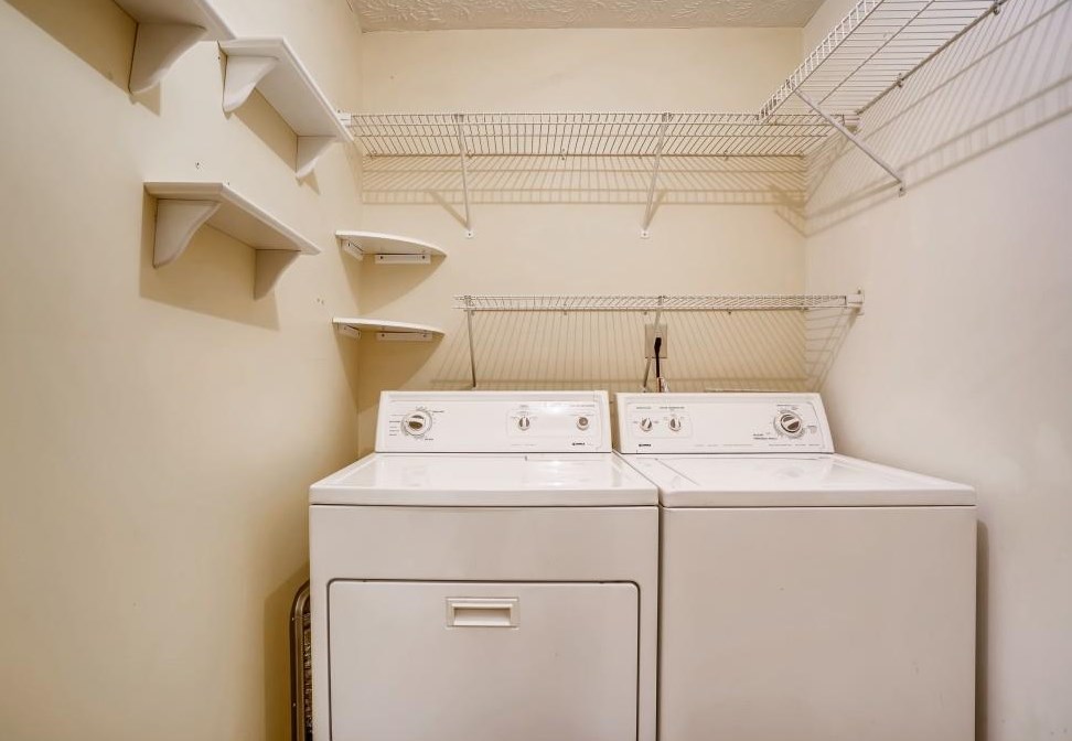 306 Tuxworth Cir, Decatur GA 30033-5602 exterior