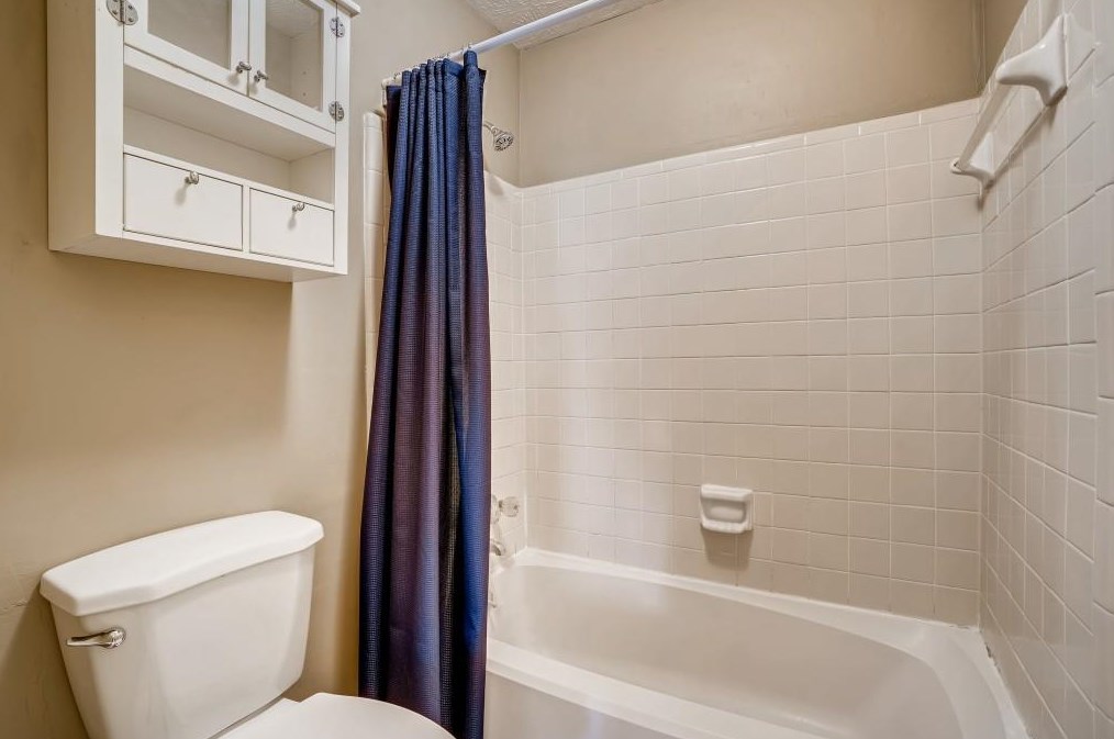 306 Tuxworth Cir, Decatur GA 30033-5602 exterior