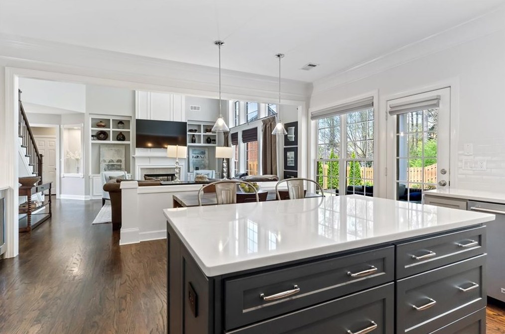 2039 Wrights Ml Cir, Atlanta GA  30324-2791 exterior