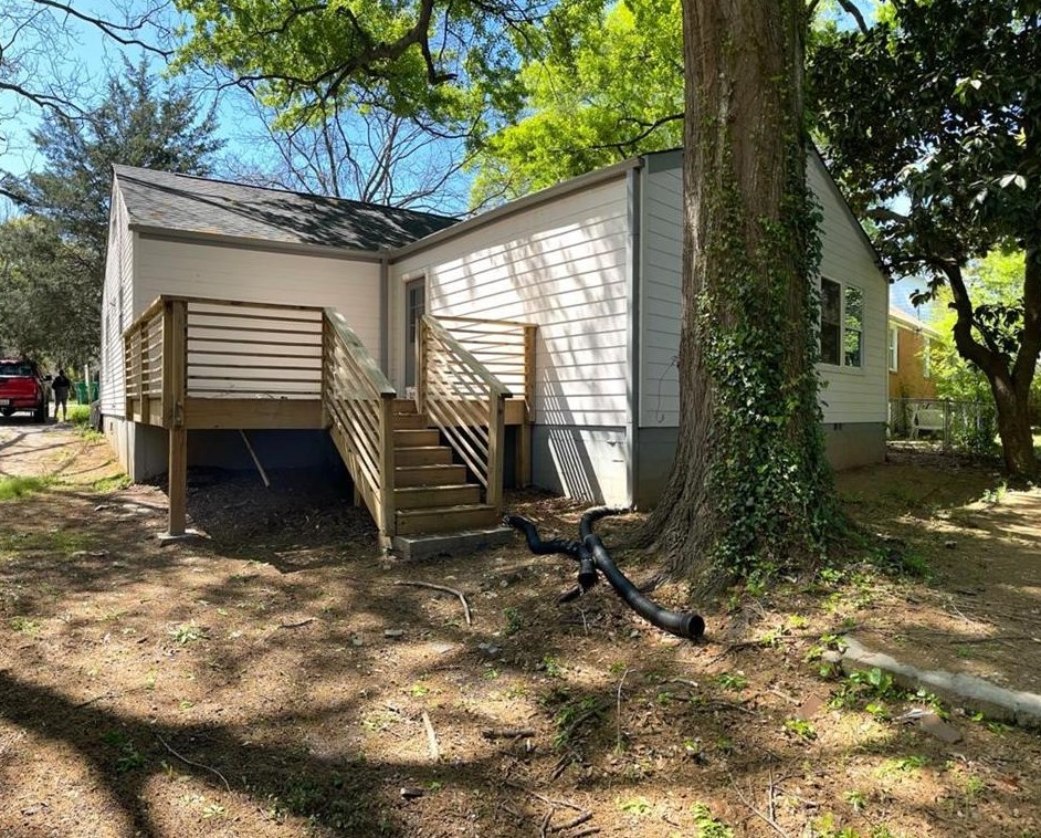 2438 Crestview Ave, Decatur GA  30032-4113 exterior